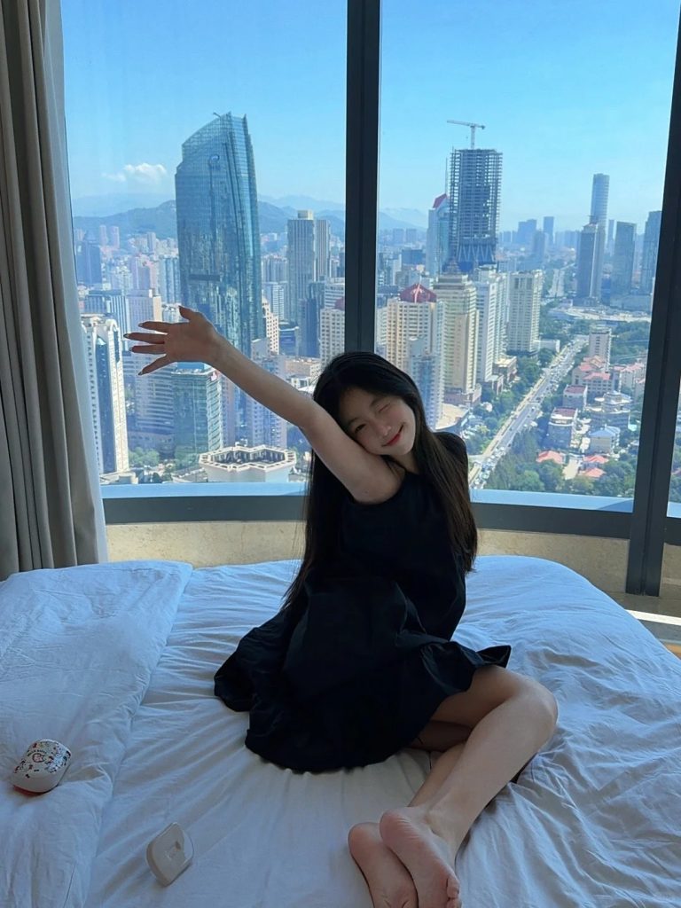 城市生活人物配图